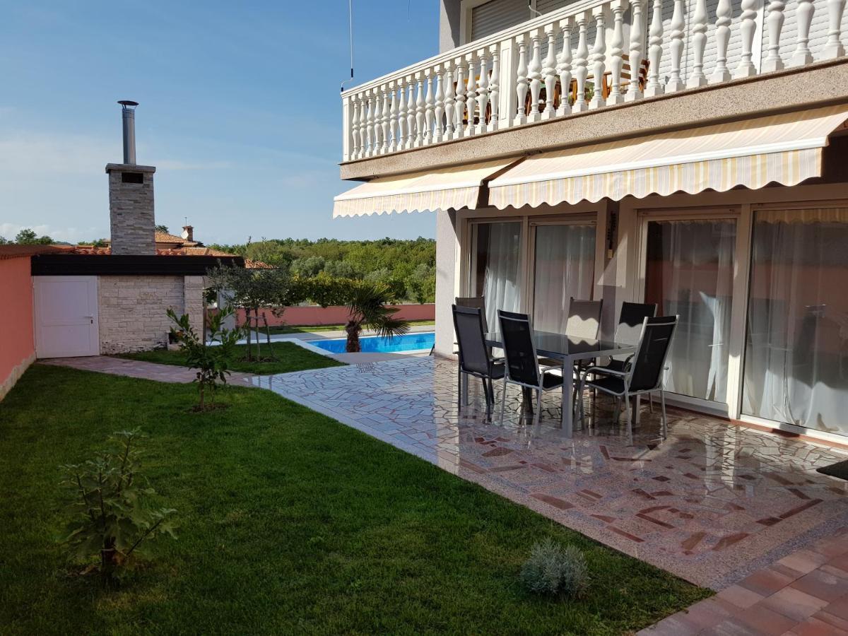 Ferienhaus Bucic Buje Exterior foto