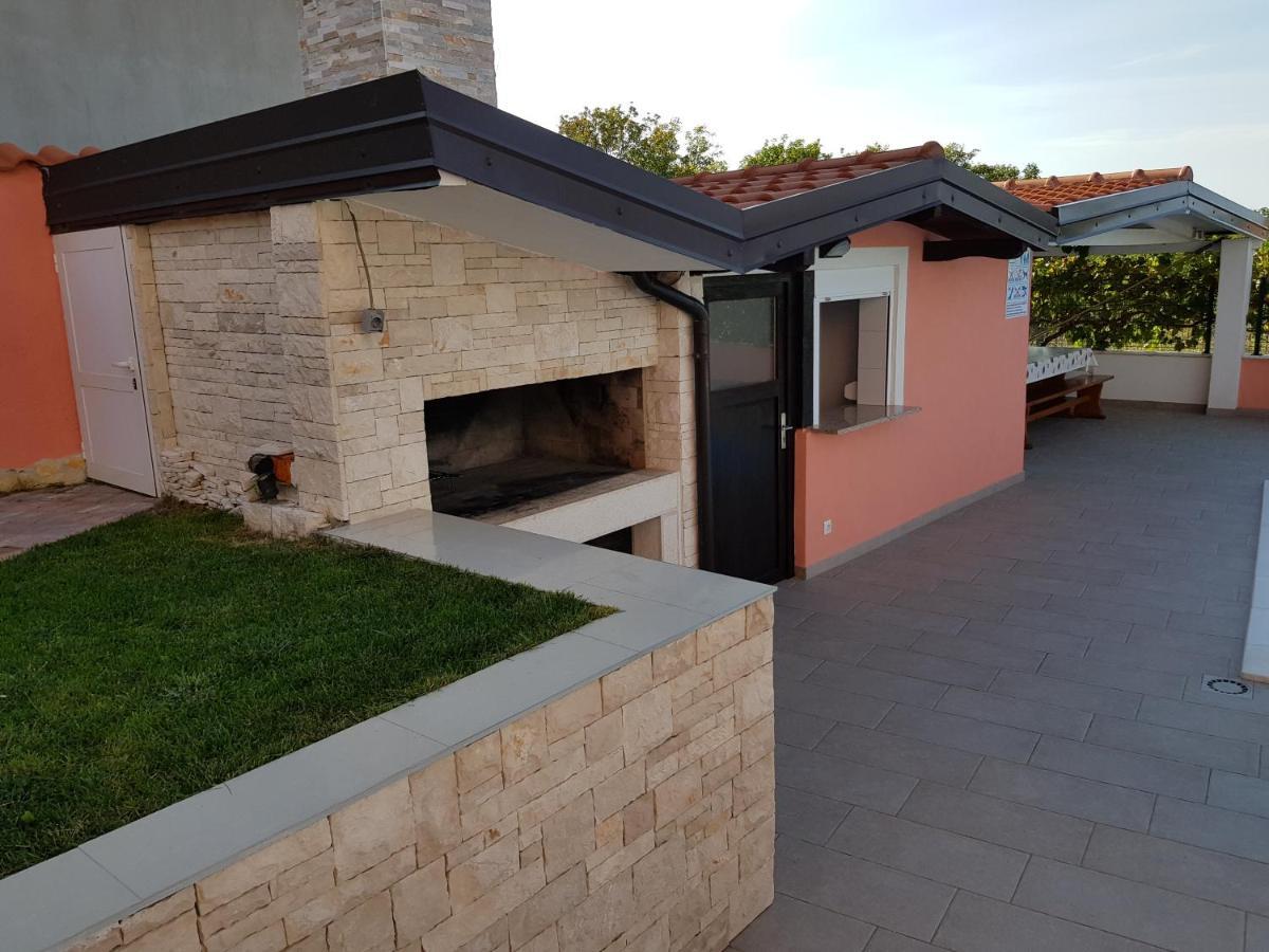 Ferienhaus Bucic Buje Exterior foto